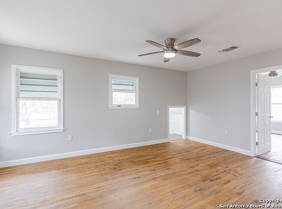 5th image of 1039 Aganier Ave #6