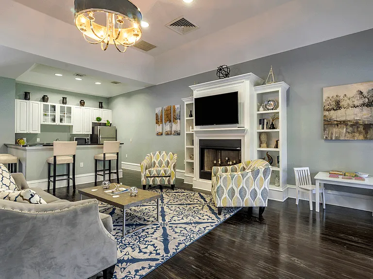 Weston Oaks Apartments — Photo 5