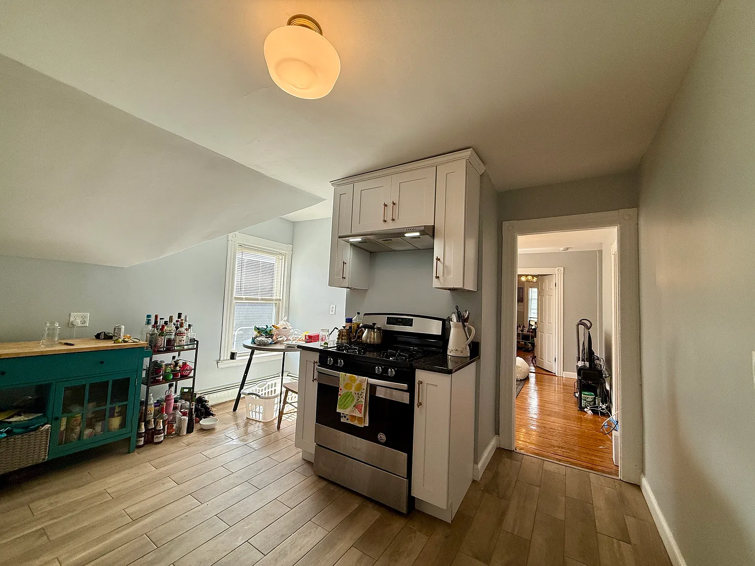 3 bed, 1300 sqft, $2,250 — Photo 1
