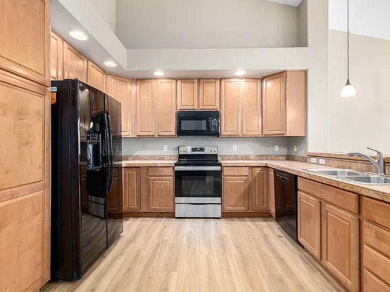16605 E Auburn Hills Dr — Photo 11