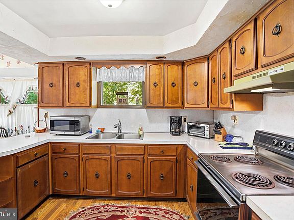 4th image of 811 Ridley Creek Dr