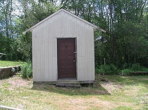 4th image of 597 East St