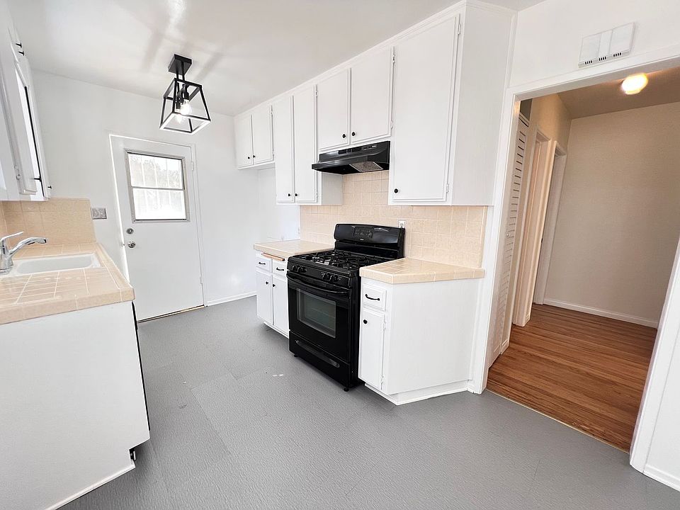 1st image of 1143 W 24th St #1143