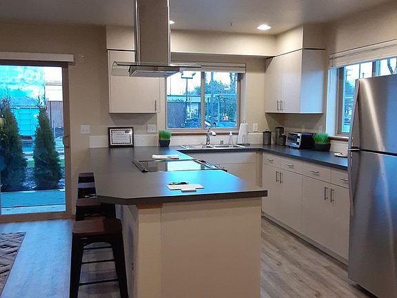 4th image of 5915 Lake Grove St SW #B2-106