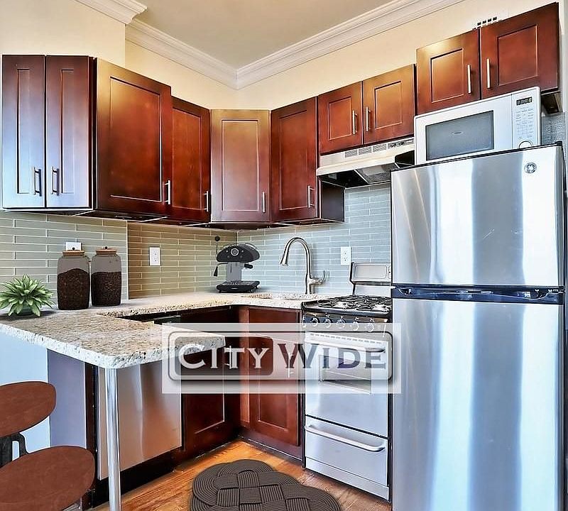 2nd image of 1867 2nd Ave #4F