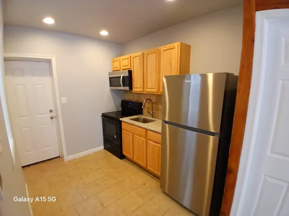 19 E Ashmead St, Philadelphia, PA 19144