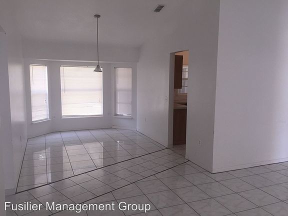 2nd image of 5 Dorset Dr