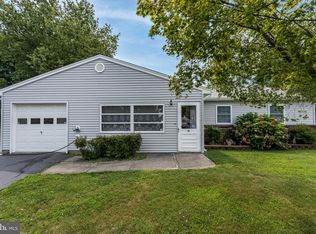 16 Michelle Ct, Ewing, NJ 08628