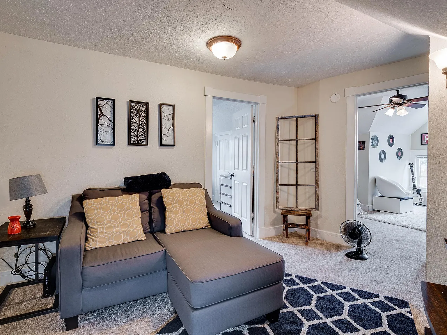 2 bed, 800 sqft, $1,330 — Photo 2