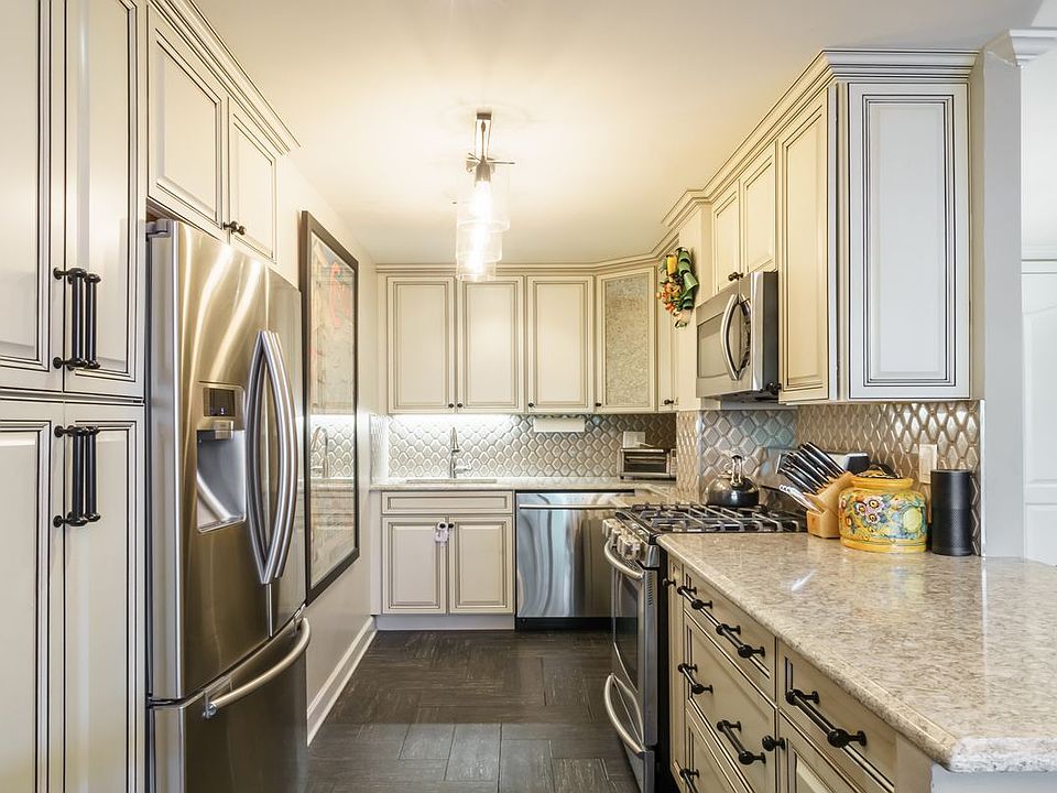 1st image of 80 Gold St APT 6A