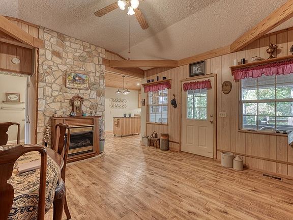 2nd image of 3966 Hickory Nut Rd