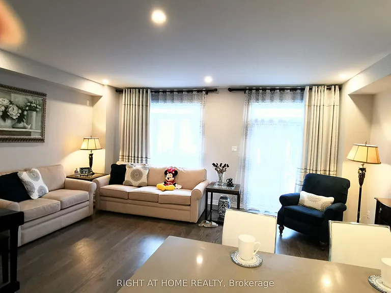 321 Lysander Pl — Photo 12