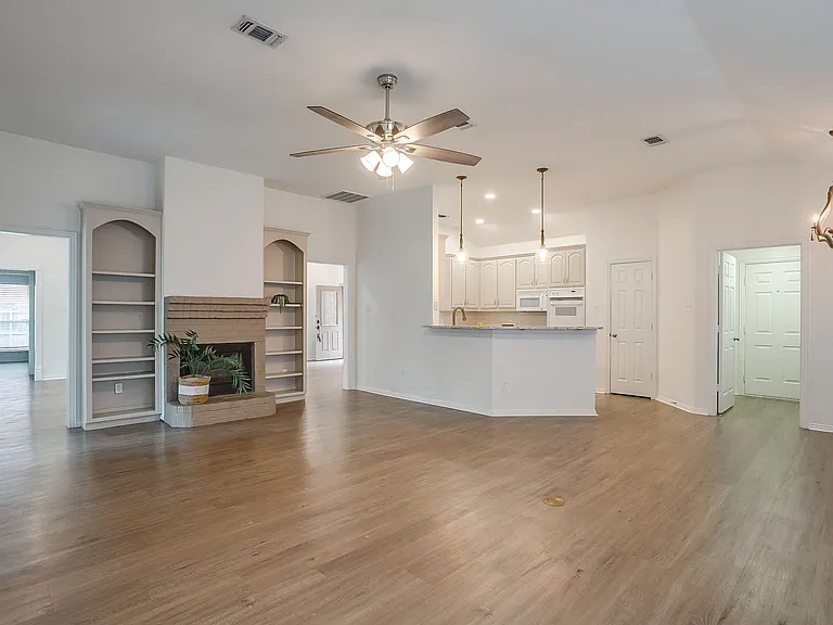 3212 Riverwood Dr — Photo 9