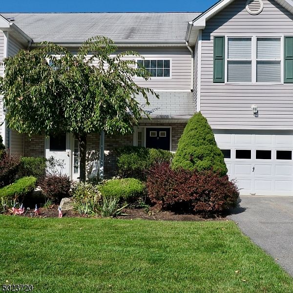 1st image of 5 Meadow Ln