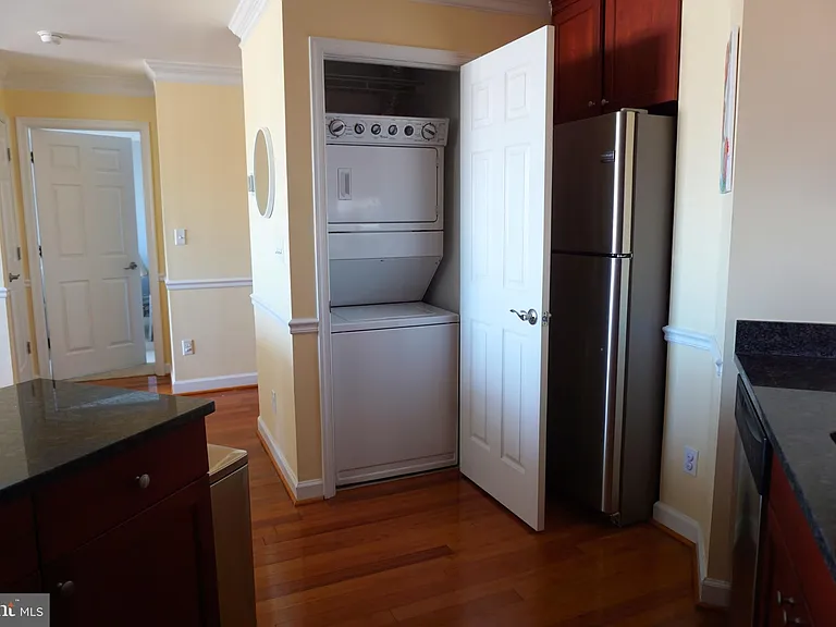 100 Harborview Dr #611 — Photo 13