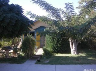 832 7th St #A & B, Livingston, CA 95334