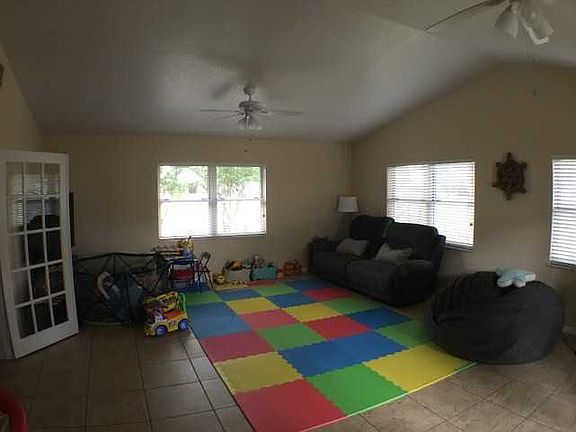 3rd image of 3029 Orleans Way N