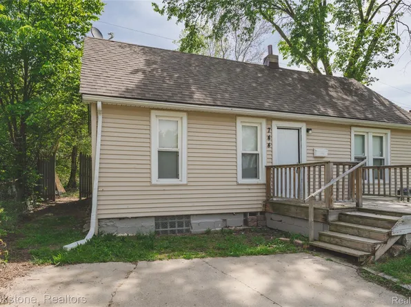 744 Saint Clair St, Pontiac, MI 48340
