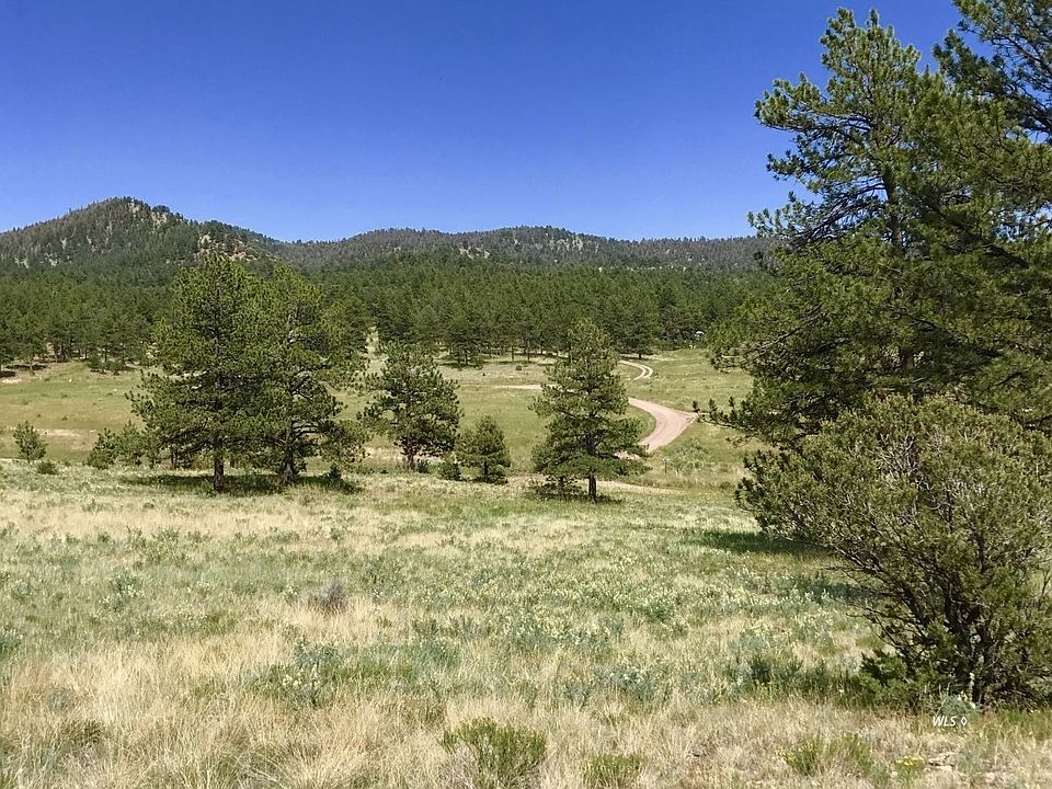 2nd image of 489 Larkspur Ln