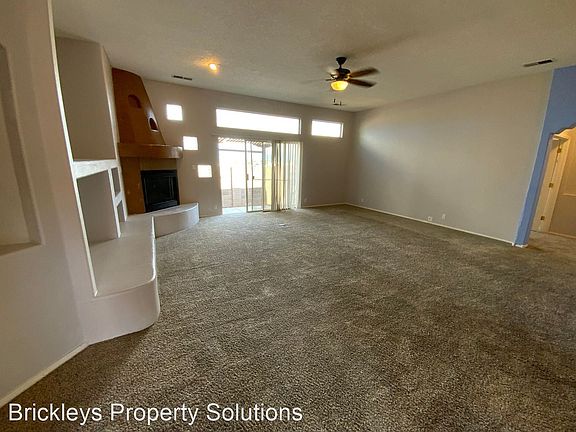 3rd image of 2840 Monument Dr NW