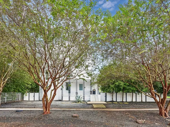 2200 Harvard St, Houston, TX 77008