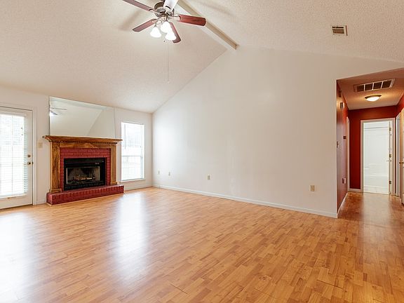 4th image of 4409 Wood Hollow Cir
