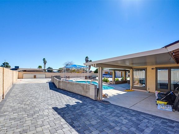 2nd image of 3070 Breton Dr
