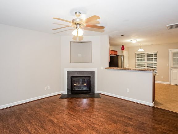 5th image of 4198 Broadstairs Dr