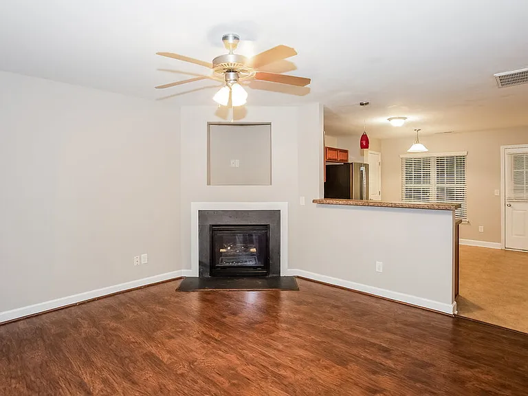 4198 Broadstairs Dr — Photo 5