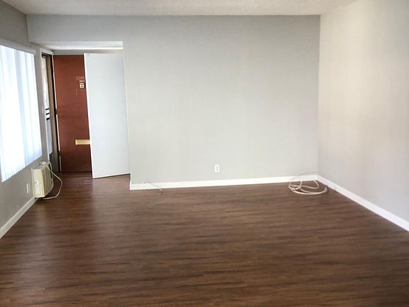 5th image of 427 W Dryden St APT 105