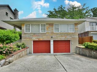 8519 212th St, Jamaica, NY 11427
