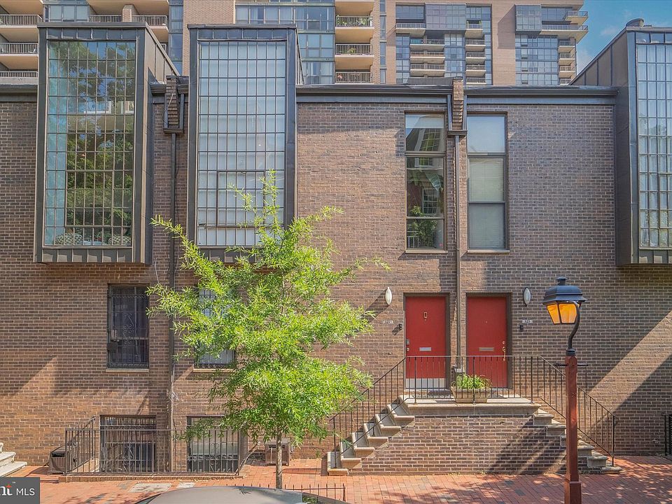 1st image of 525 Spruce 1/2 St #10