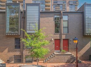 525 Spruce 1/2 St #10, Philadelphia, PA 19106