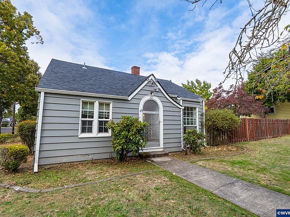 2nd image of 495 20th St SE