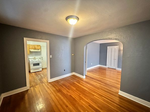 4 Amherst Ave APT 1