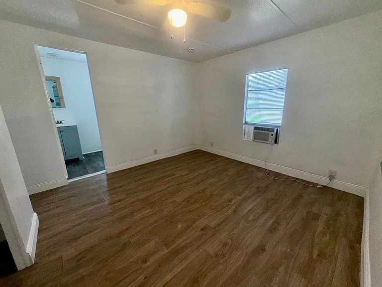 1145 S Christiana Ave — Photo 11