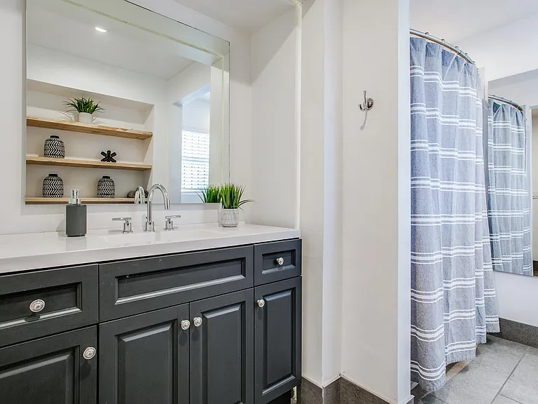 222 Dresden Dr #1 — Photo 5