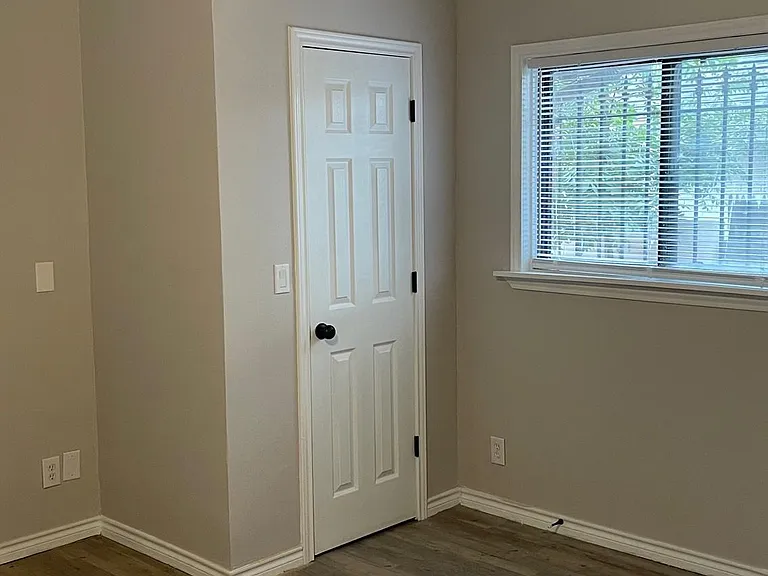 3611 Fleetwood Dr — Photo 16