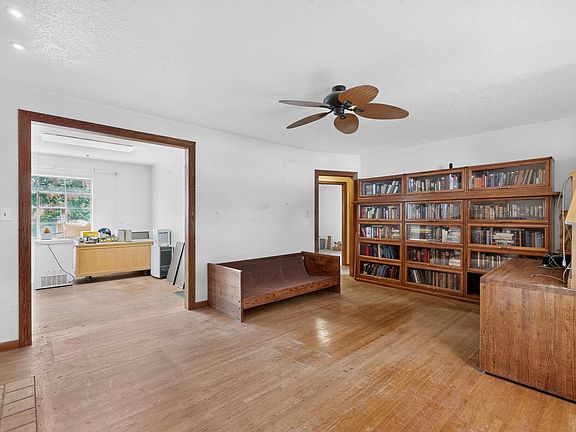4th image of 4622 Idlewilde Ln SE