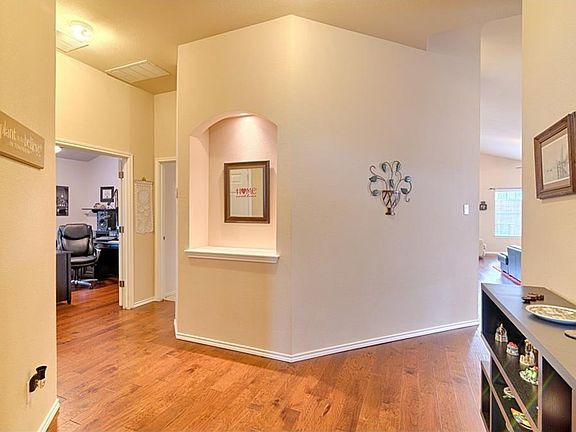 3rd image of 3321 Tavistock Dr