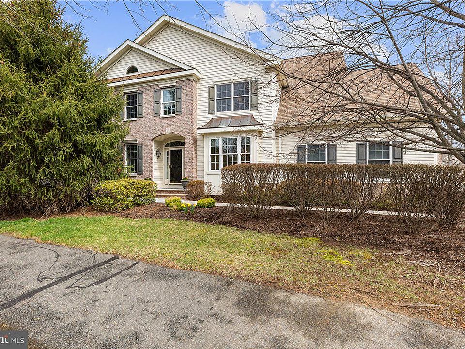 1st image of 86 Schindler Ct