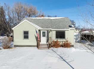 8 3rd Ave W, Velva, ND 58790