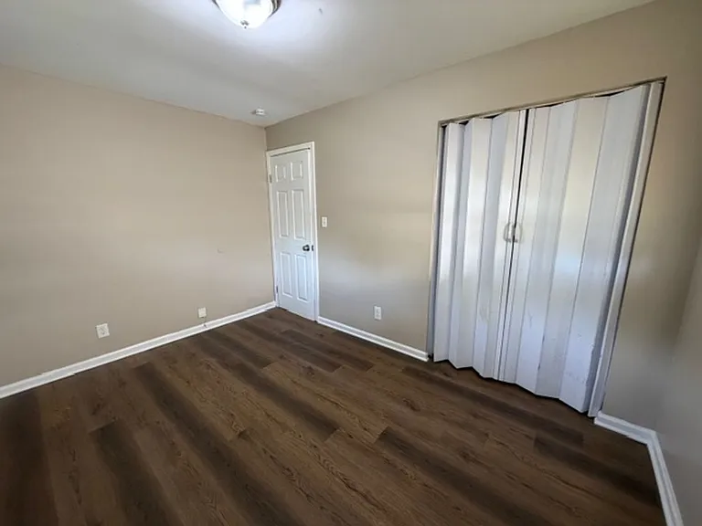 1141 Scott Ave — Photo 8