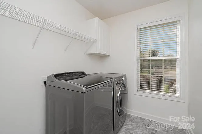1247 Spring View Ct — Photo 13