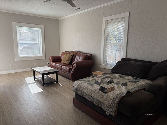 3rd image of 419 Juniper St