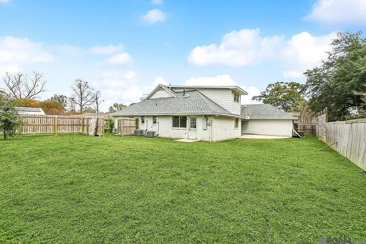 5 bed, 3837 sqft, $750 — Photo 2