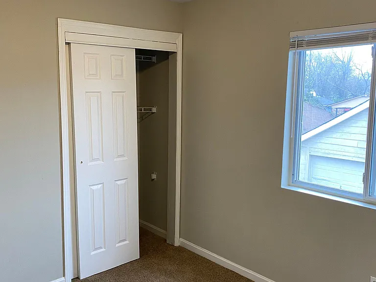 1703 Military Ave — Photo 13