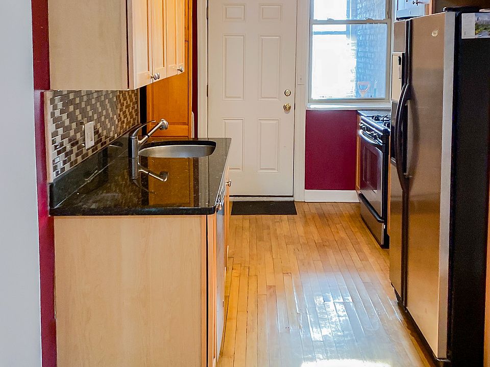 1st image of 1950 1/2 W Leland Ave #1