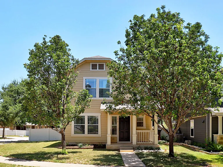 1818 Lost Maples Loop — Photo 2