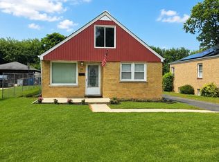 136 S Iowa Ave, Addison, IL 60101